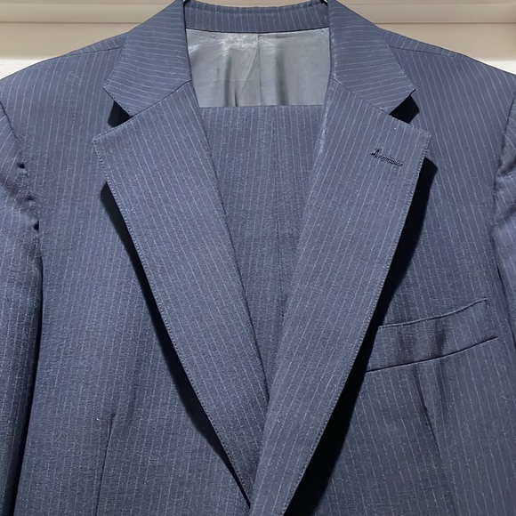 Ralph Lauren suit- Celsius 21 - Picture 2 of 4